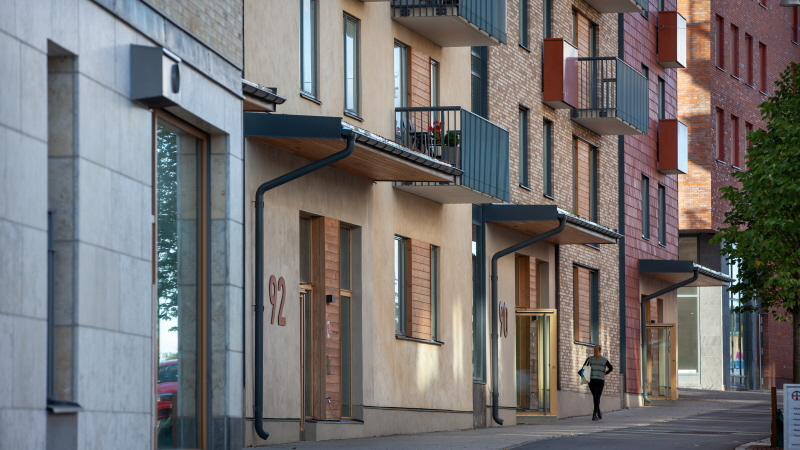 I Handen pågår en utveckling som syftar till att stadsdelen ska gå från förort till stad.